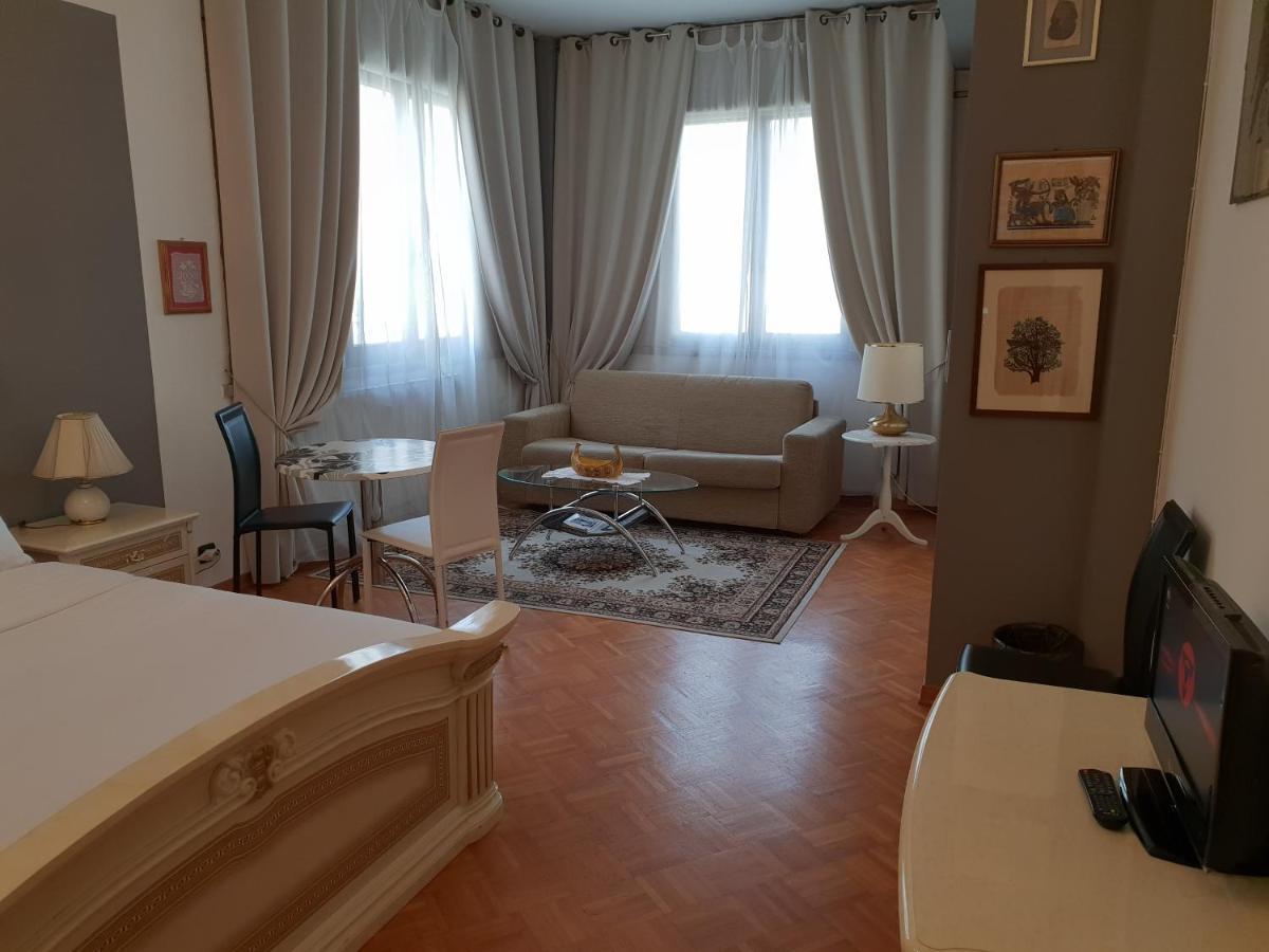 B&B In Arena L' Opera Verona Bagian luar foto