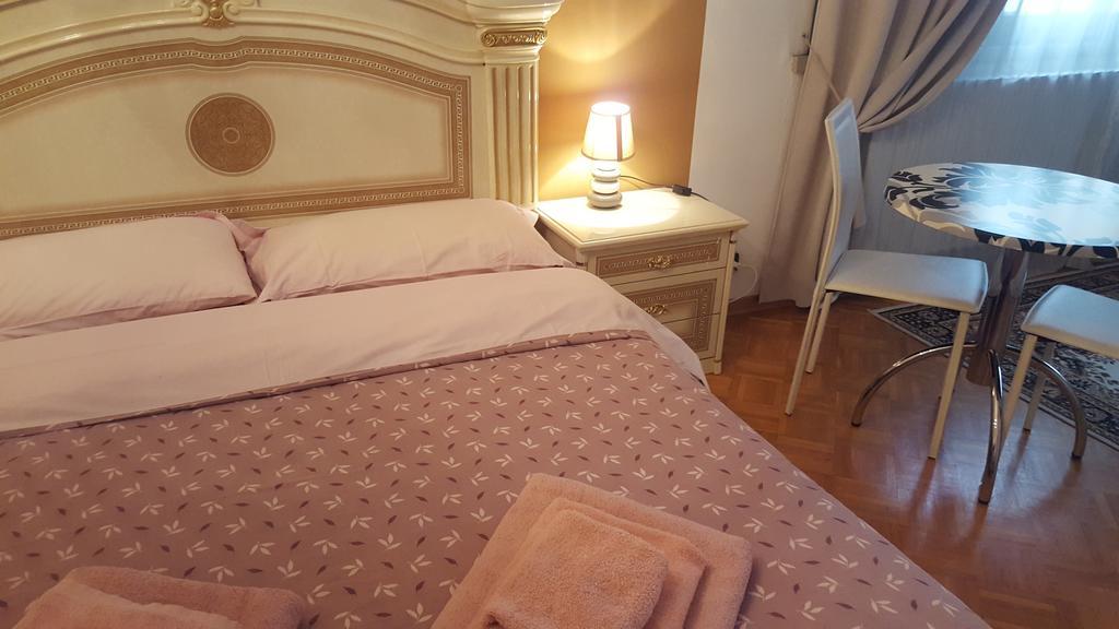 B&B In Arena L' Opera Verona Bagian luar foto