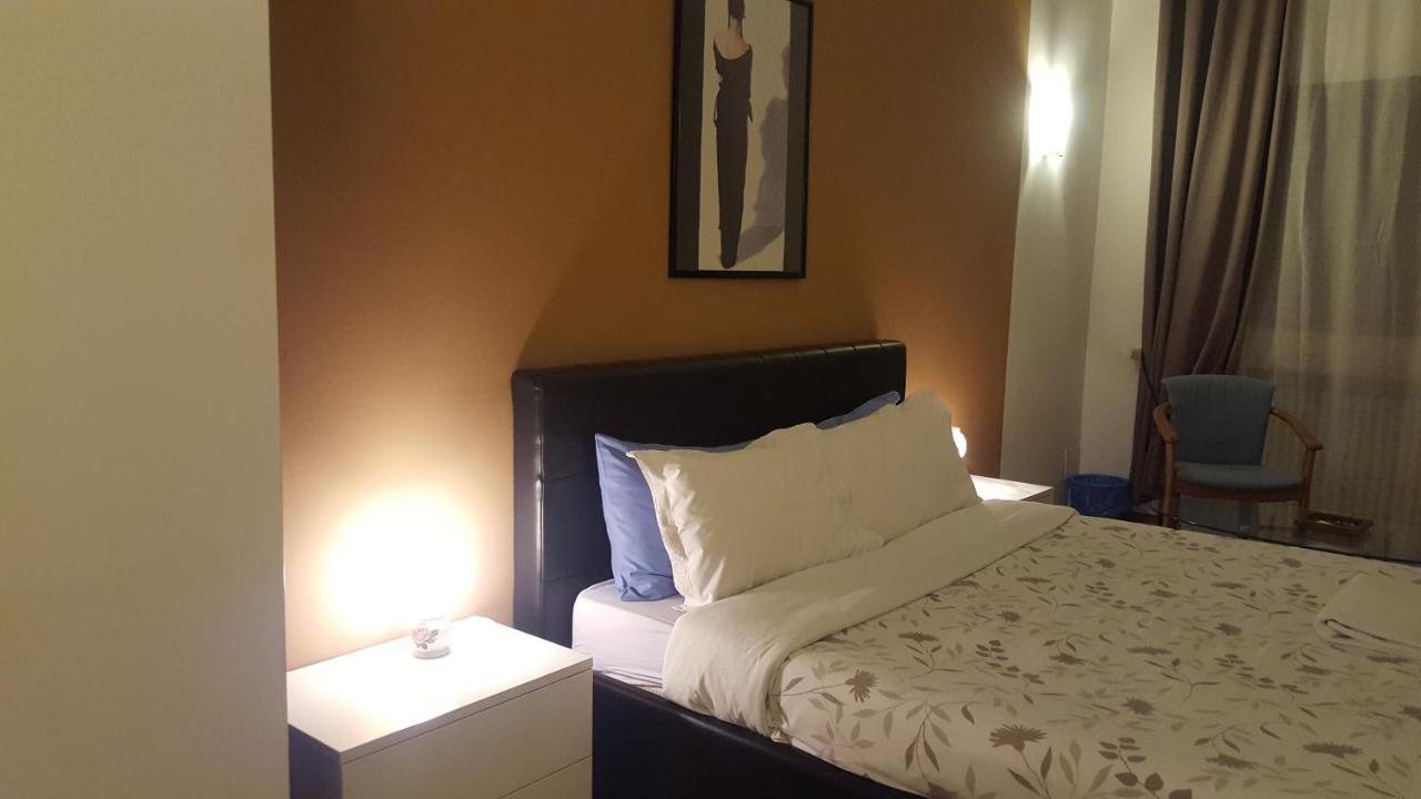 B&B In Arena L' Opera Verona Bagian luar foto
